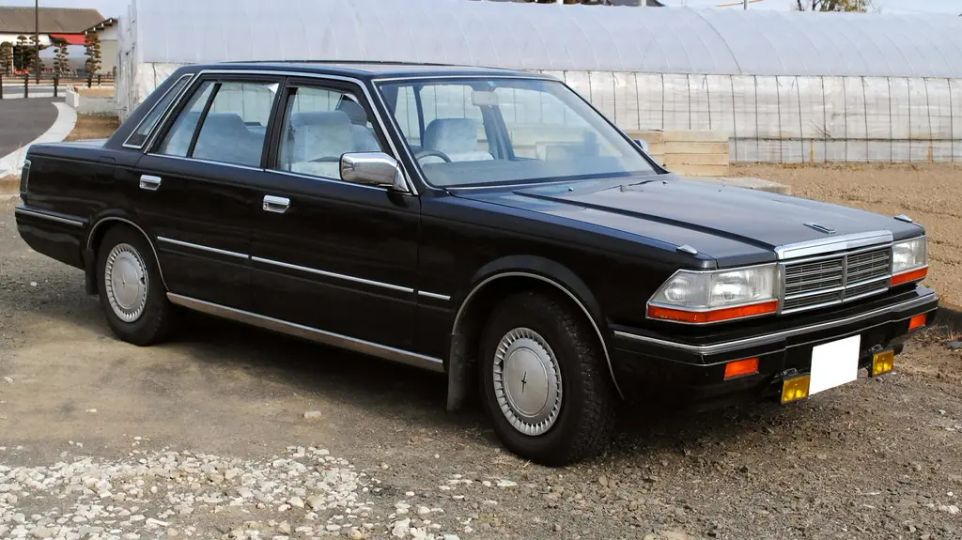 Nissan gloria 1985