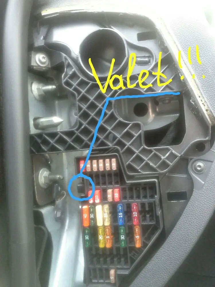 Сигнализация октавию а5. Ford Focus 2 кнопка Valet. Кнопка Valet Форд фокус 2. Кнопка Valet STARLINE a91 Форд фокус 2. Кнопка Valet Форд фокус 3.