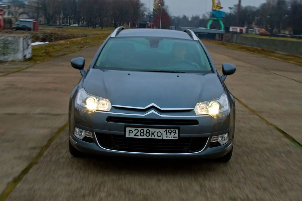 Сравнительный обзор универсалов Citroen С5 и Mazda6