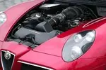 Полностью алюминиевый 4,7-литровый V8-двигатель с развалом 90 градусов. Шестиступенчатая полуавтоматическая коробка передач с интегрированным задним дифференциалом расположена в задней части автомобиля — так называемая схема «transaxle layout». Трансмиссия почти аналогична таковой на Maserati Gran Turismo S.