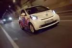 Toyota iQ в движении