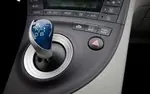 Рычаг управления трансмиссией в Toyota Prius