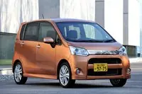    ,       Move Custom     . 4    -  ,          ,  «»  —          -.      «Sparkling Orange Crystal Metallic».  Daihatsu Move Custom  7   .     1 310 000 ,  $15 800 (Custom «»/ )  1 611 000 ,  $19 400 (Custom «RS» / ).